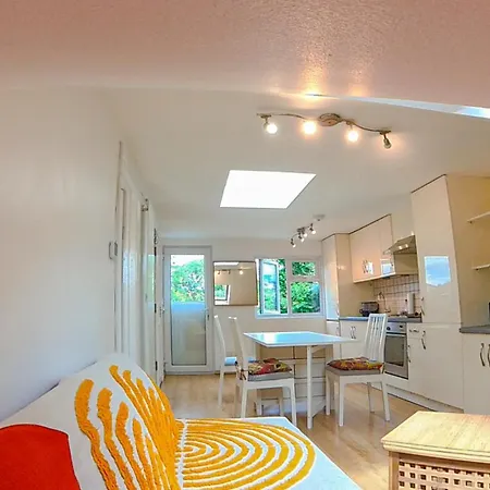 1 Bed Attic Flat With Easy Reach To City Centre Londres Exterior foto
