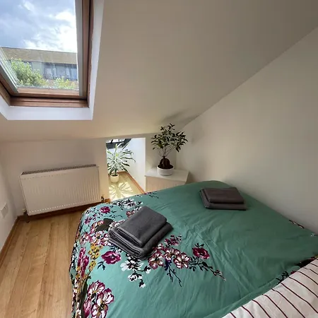 1 Bed Attic Flat With Easy Reach To City Centre Londres Exterior foto
